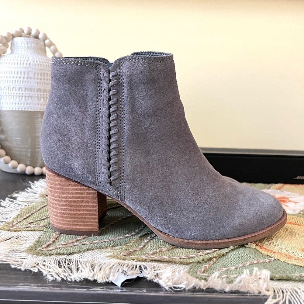 Blondo Nina Suede Waterproof Ankle Boots Size 10 - Picture 3 of 7